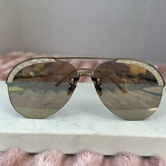 Bottega Veneta Accessories - Bottega Veneta Sunglasses ♥️